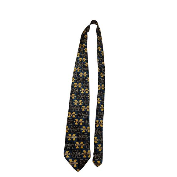 Merge Left University Of Michigan Logo Go Blue Collegiate Necktie Silk - Picture 2 of 6